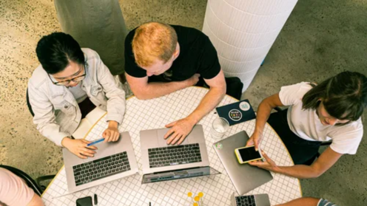 如何选择企业在线培训平台解决方案？