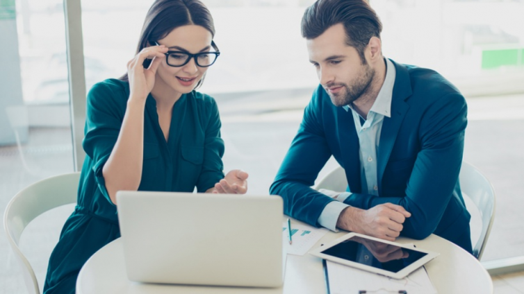  使用企业在线培训平台进行在线学习，有5个显著优点