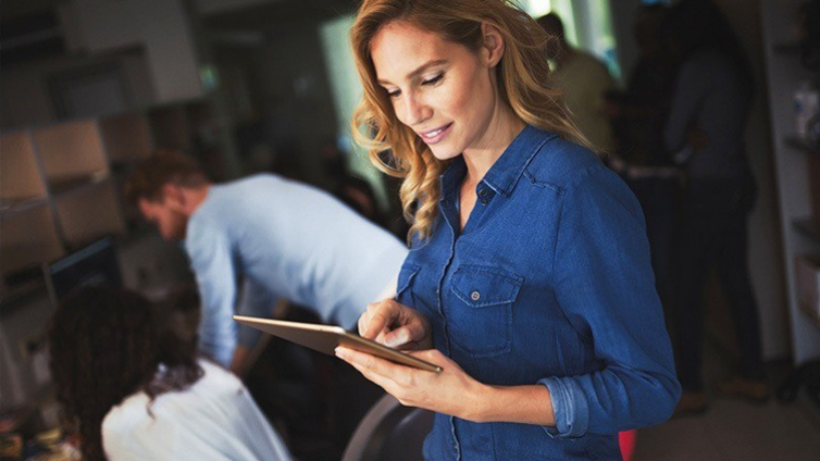  选择最佳的移动端企业培训系统方案：随时随地学习