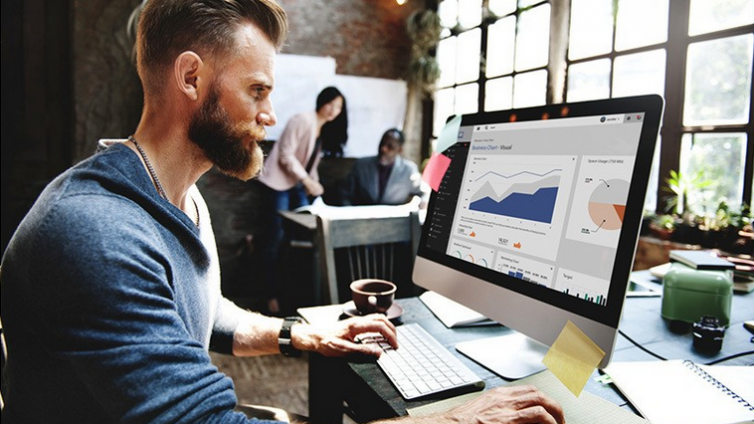  平台型在线培训系统有哪些功能？为什么报告和分析功能是必要的两个功能？