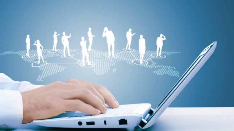 如何通过企业在线培训平台跟踪培训效果？