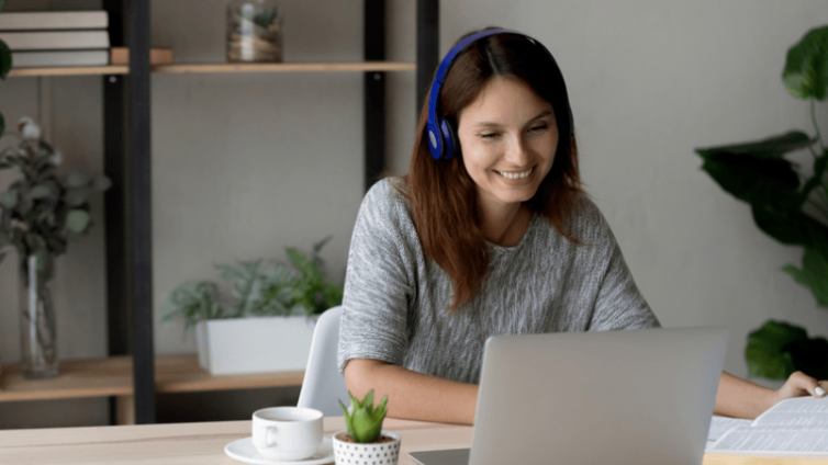 在线企业培训课程中如何吸引和保持观众的注意力