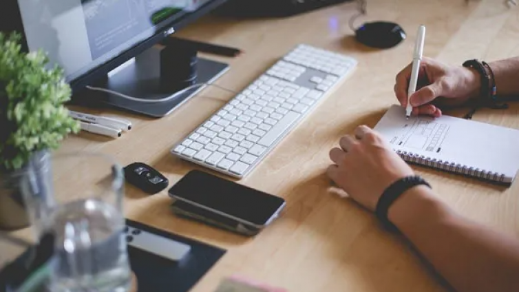 如何选择在线培训平台系统？这四点必须要考虑