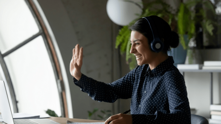 如何组织在线培训会议以实现包容性和公平性？