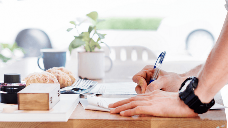 如何通过培训管理平台进行客户产品培训？